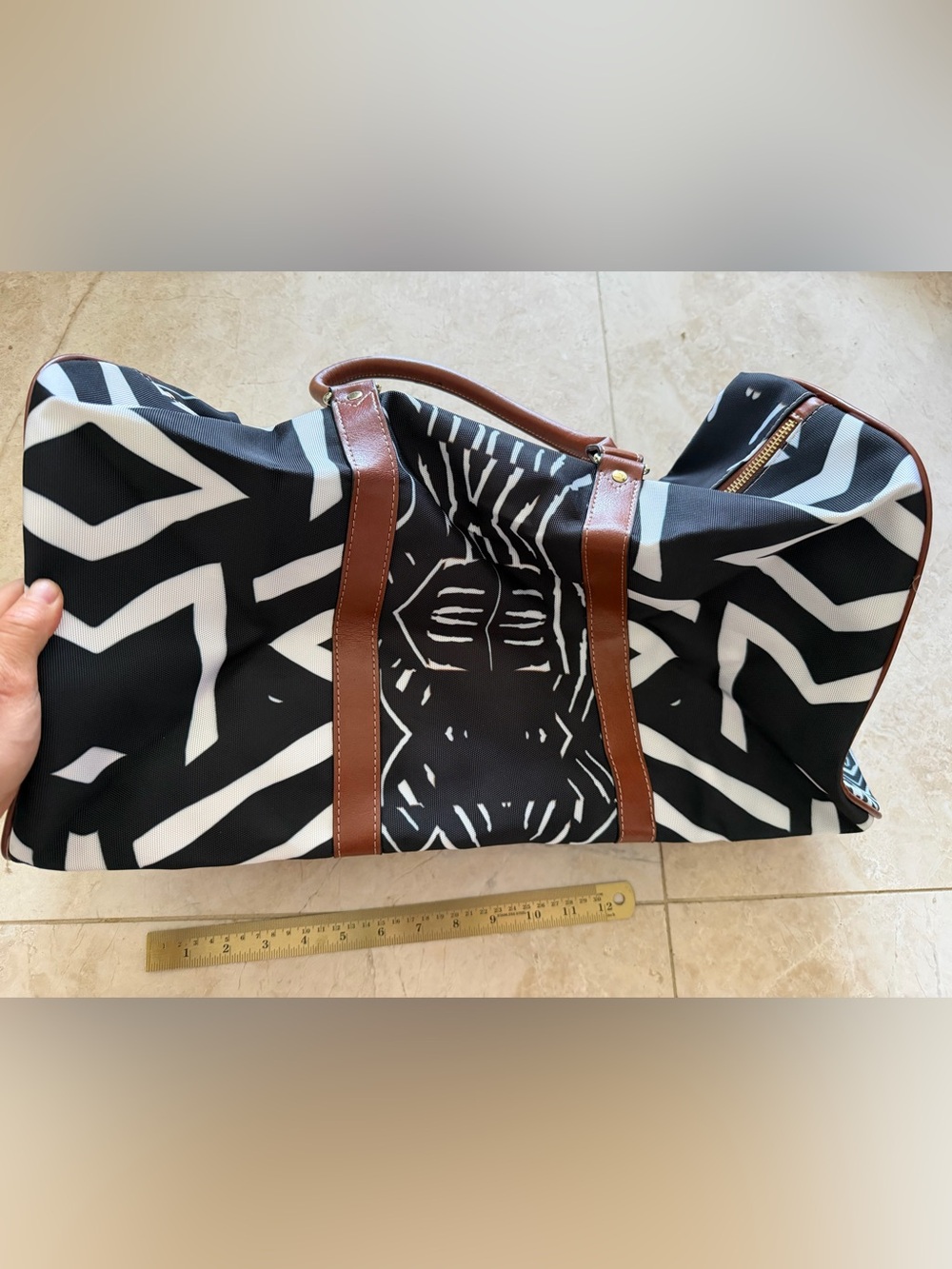 NWOT Black White Geometric Pattern Training Duffle Bag Gym Travel Athleisure